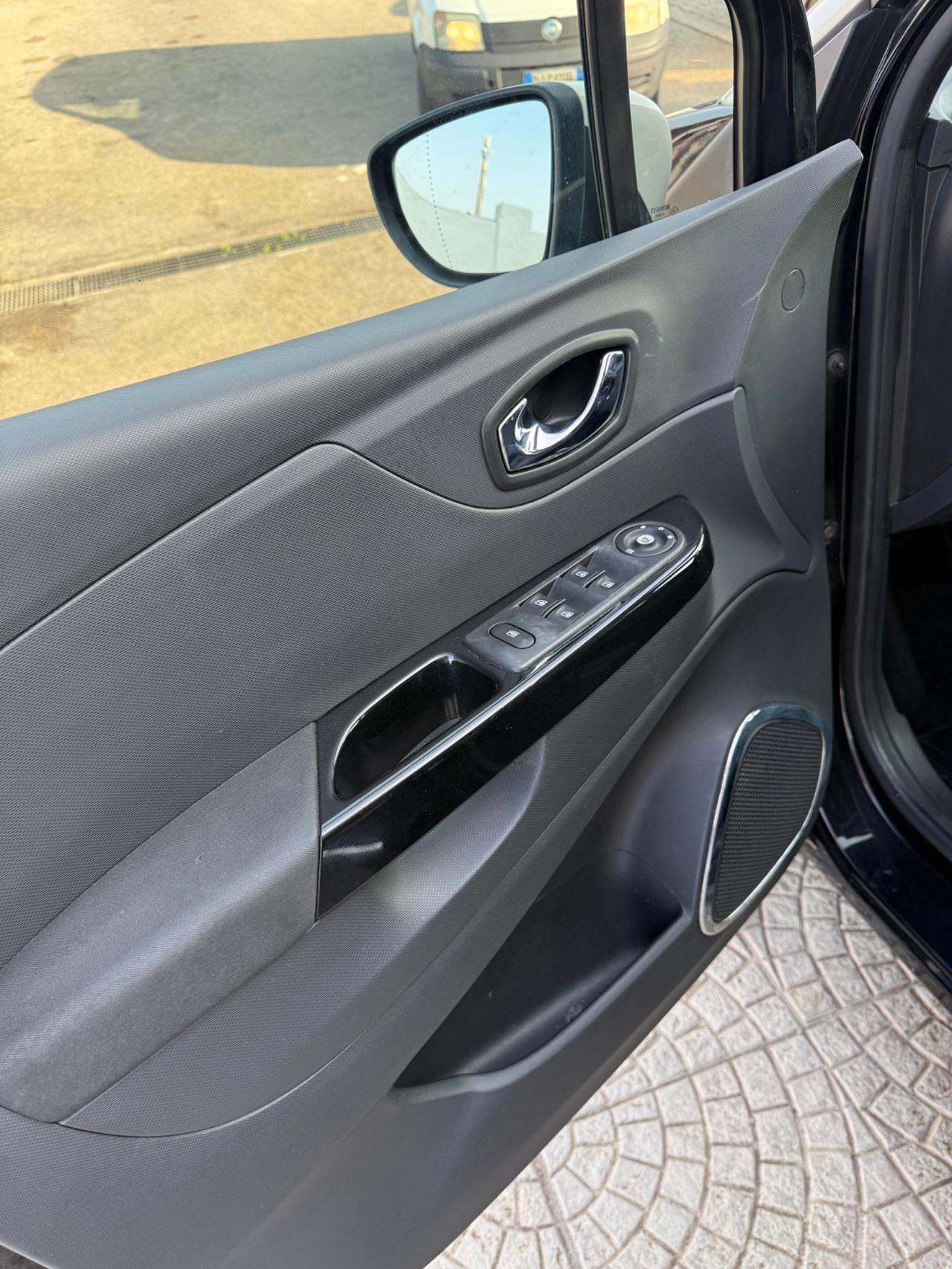Renault Captur 1.5 Dci FULL neo patentati