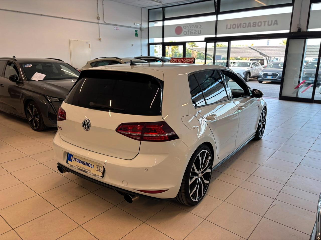 Volkswagen Golf GTI Performance 2.0 TSI 230 CV DSG 5p.