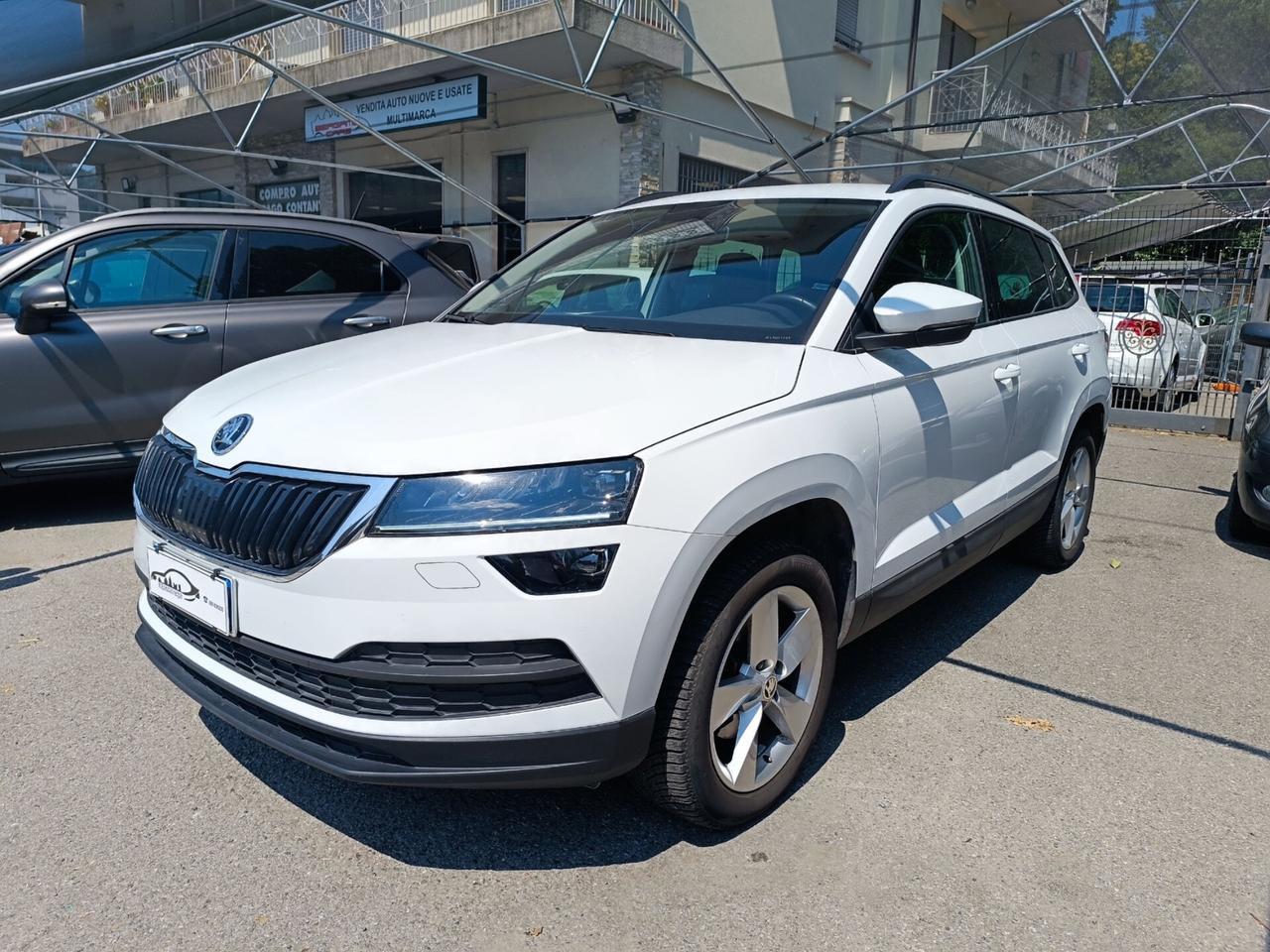 Skoda Karoq 1.6 TDI SCR DSG Executive NAVI, RETROCAMERA