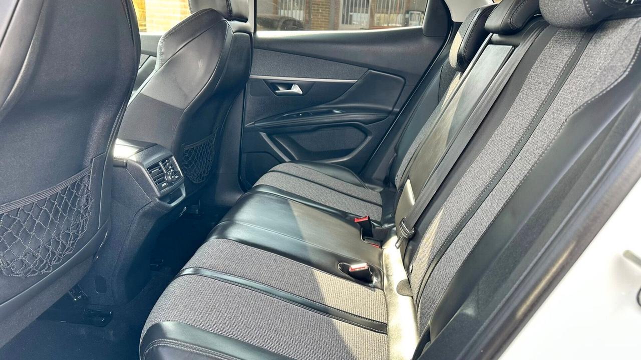 Peugeot 3008 BlueHDi 120 S&S allure parck GT