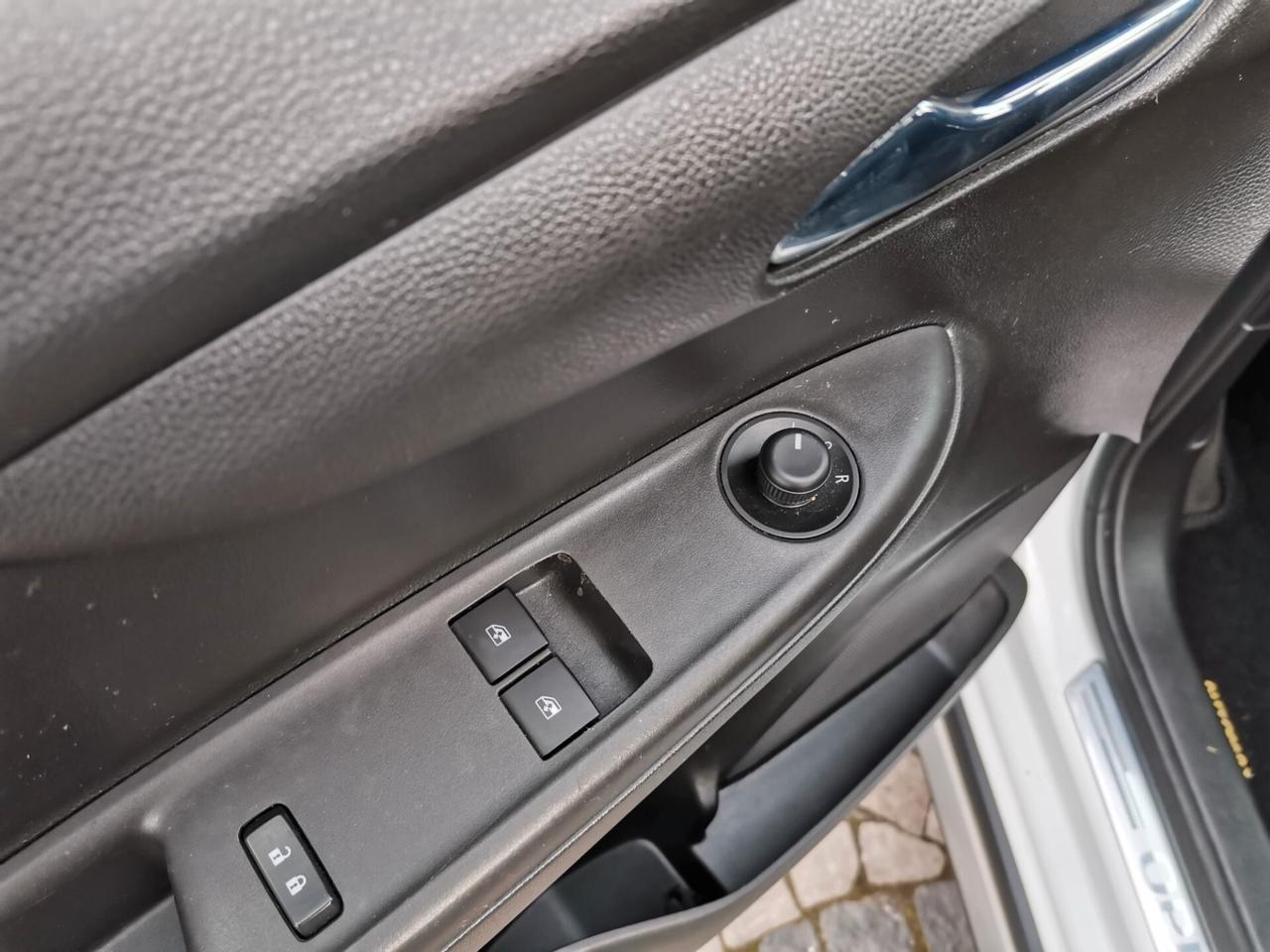 Opel Karl Rocks 1.0 75 CV AUTOMATICA