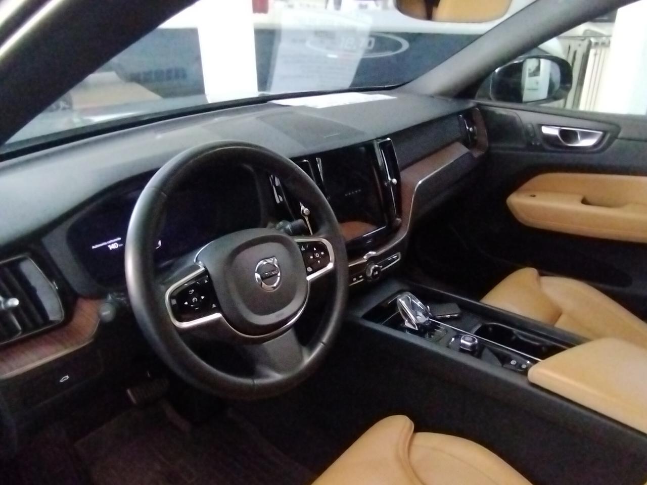 Volvo XC 60 XC60 B4 (d) automatico Plus Bright AUTOCARRO 5 POSTI