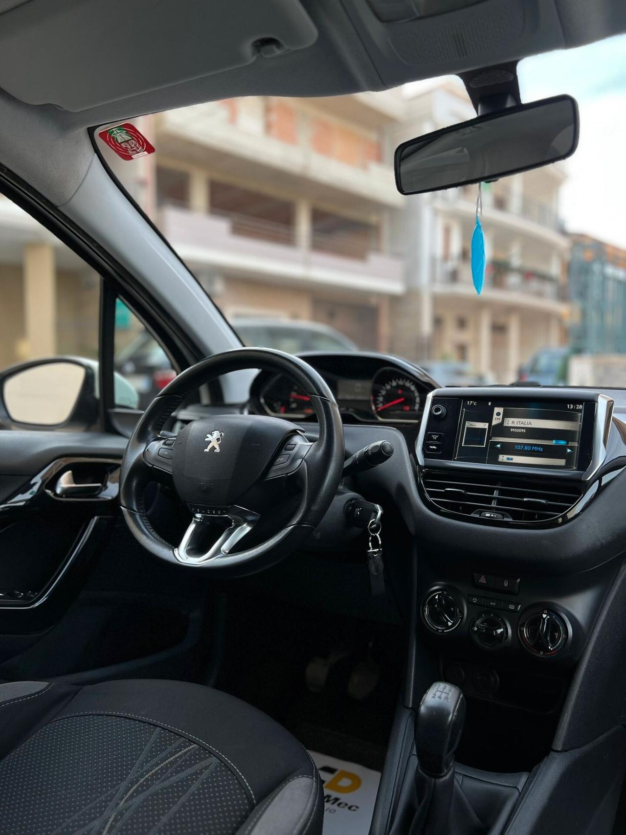 Peugeot 208 1.4 HDi 68 CV 5 porte Allure