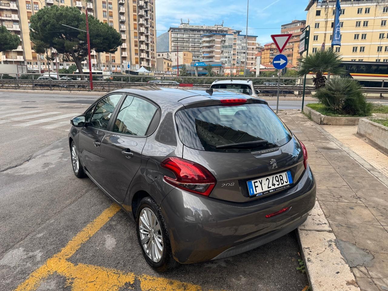 Peugeot 208 BlueHDi 100 S&S 5 porte Allure