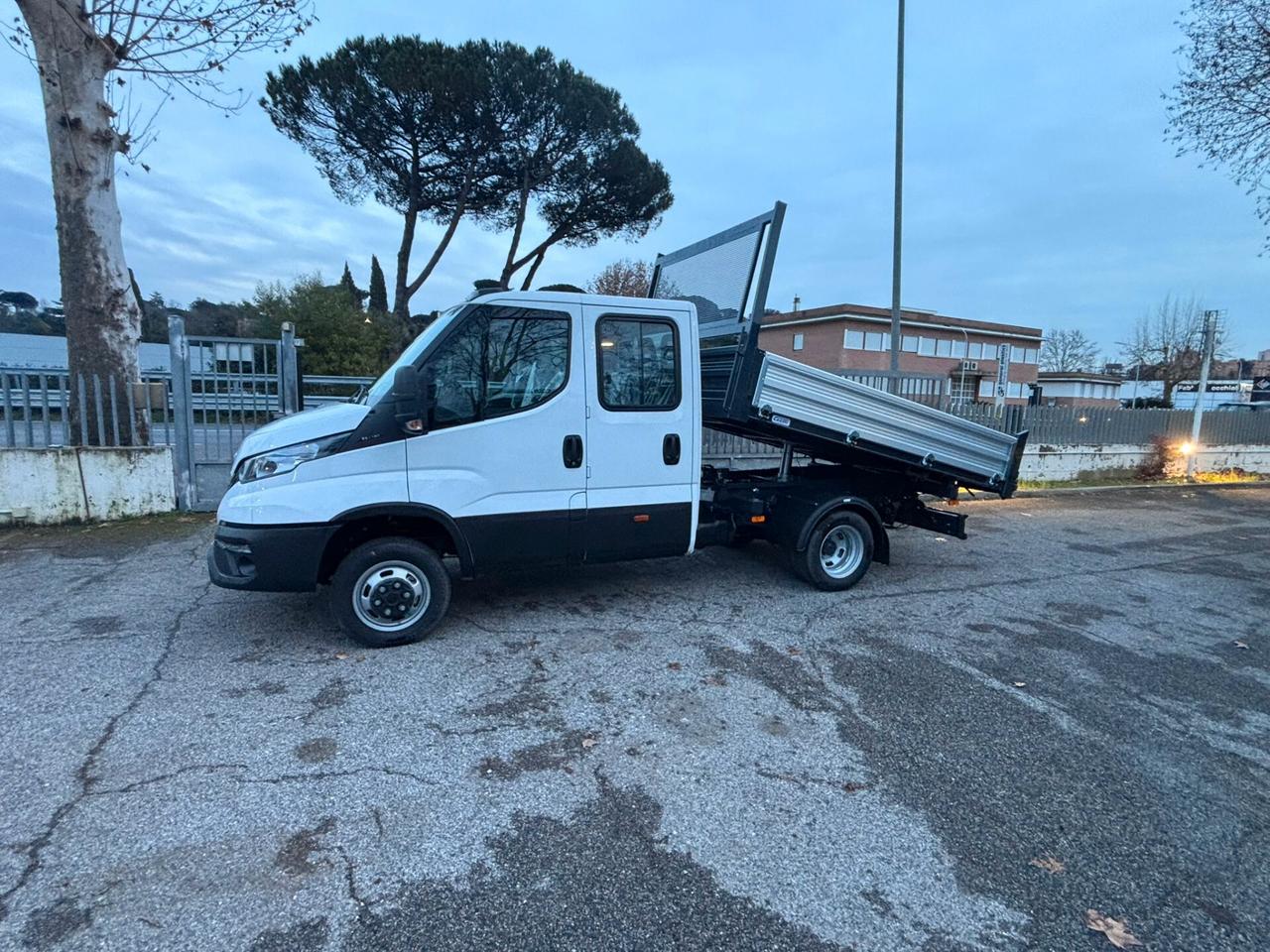 Iveco daily 35C160 doppia cabina nuovo modello ribaltabile
