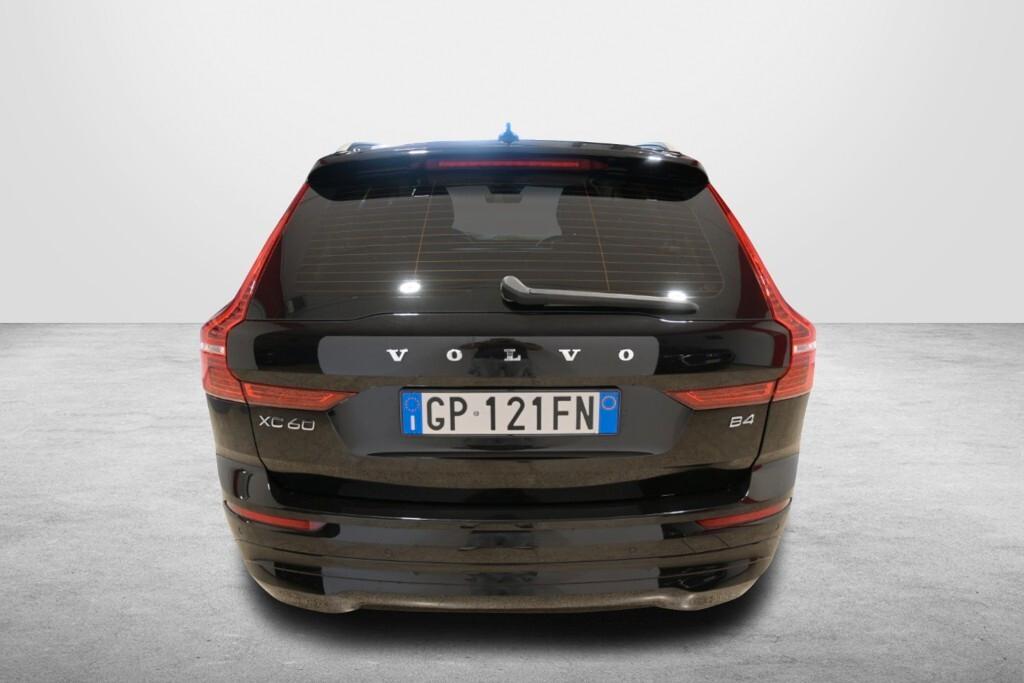 VOLVO XC60 2.0D 197CV B4 (D) AUTOMATIC CORE ( FARI LED - COCKPIT - CRUISE - CARPLAY - PDC - TELECAMERA POST. - CERCHI 18 ) KM 18000