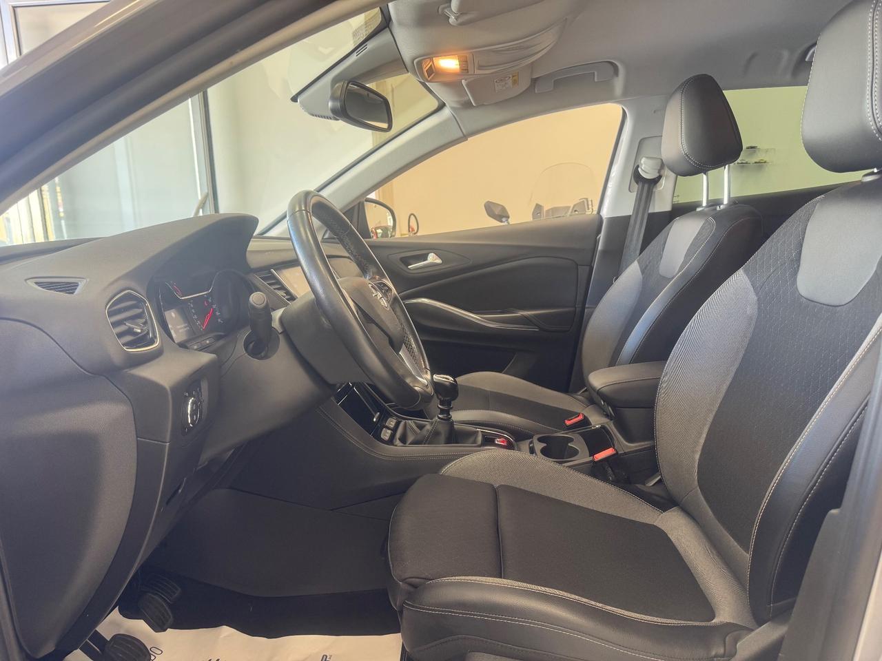 Opel Grandland X 1.5 diesel Ecotec Start&Stop aut. Business Ed.