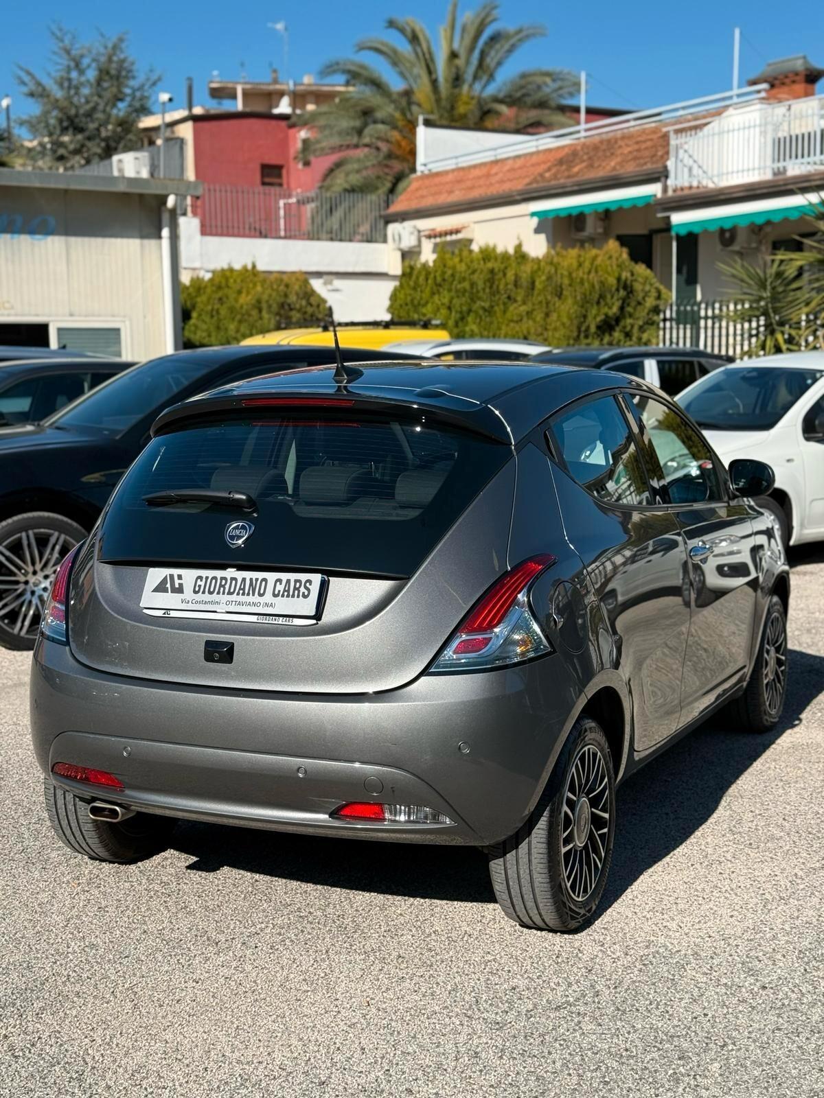 Lancia Ypsilon 1.0 FireFly 5 porte S&S Hybrid Gold Plus