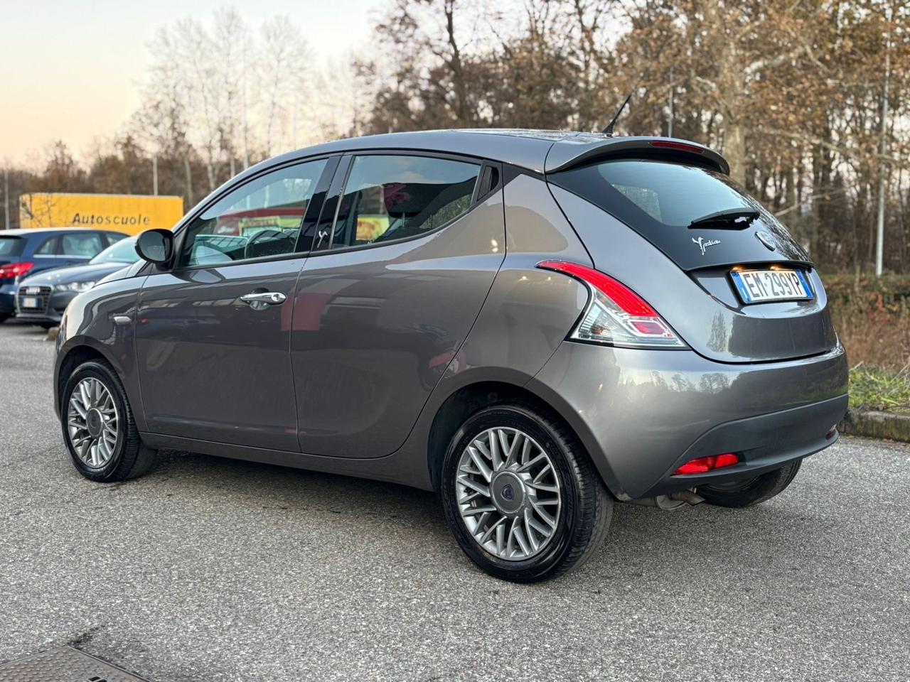 Lancia Ypsilon 1.2 69 CV 5 porte S&S Platinum