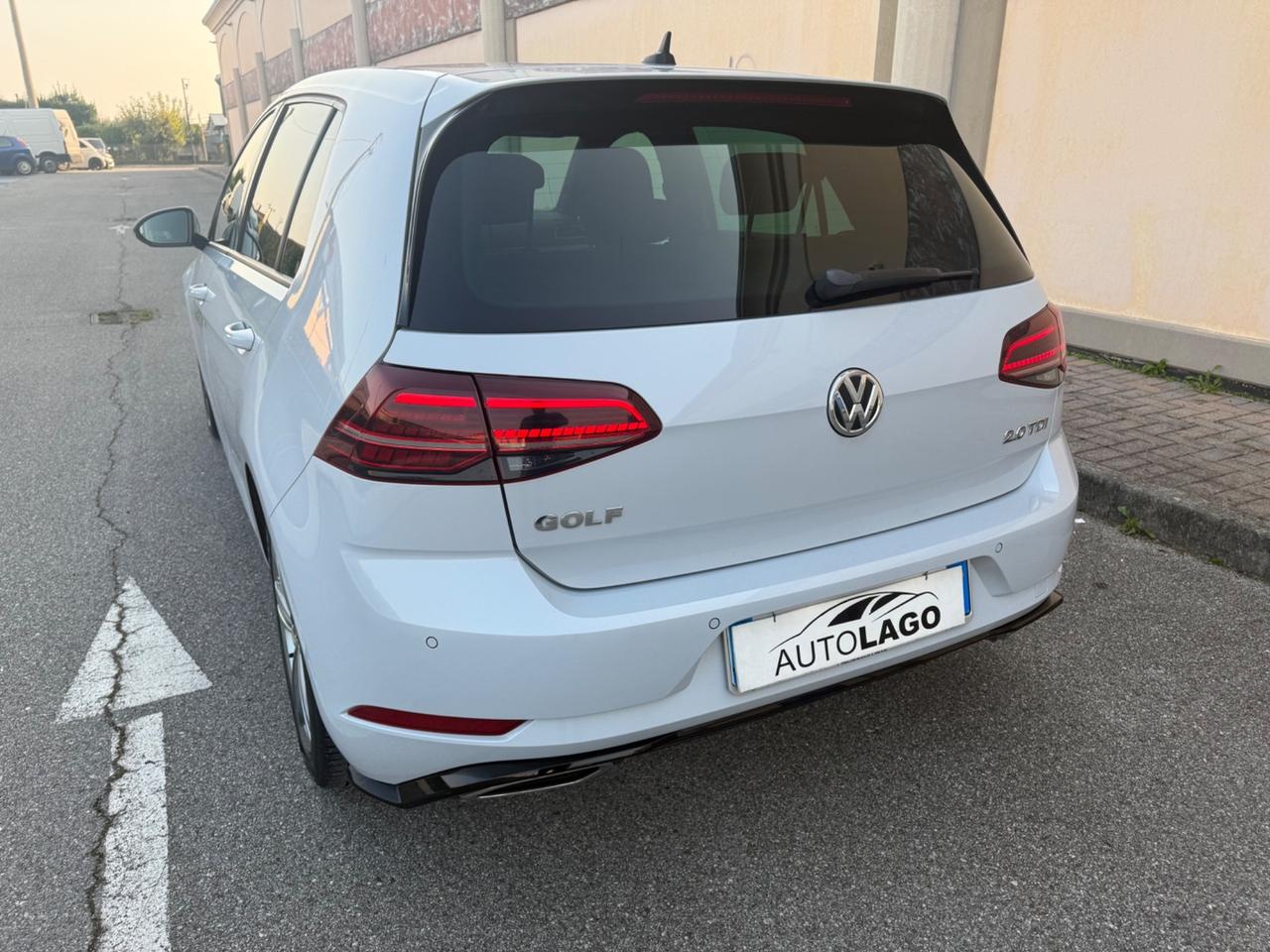 Volkswagen Golf 2.0 TDI DSG 5p. R-Line