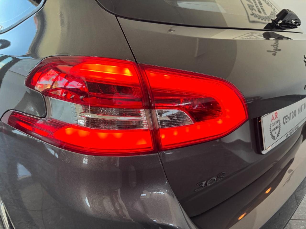 Peugeot 308 Station Wagon 308 SW 1.5 bluehdi Style 130cv eat8 Tagliandi