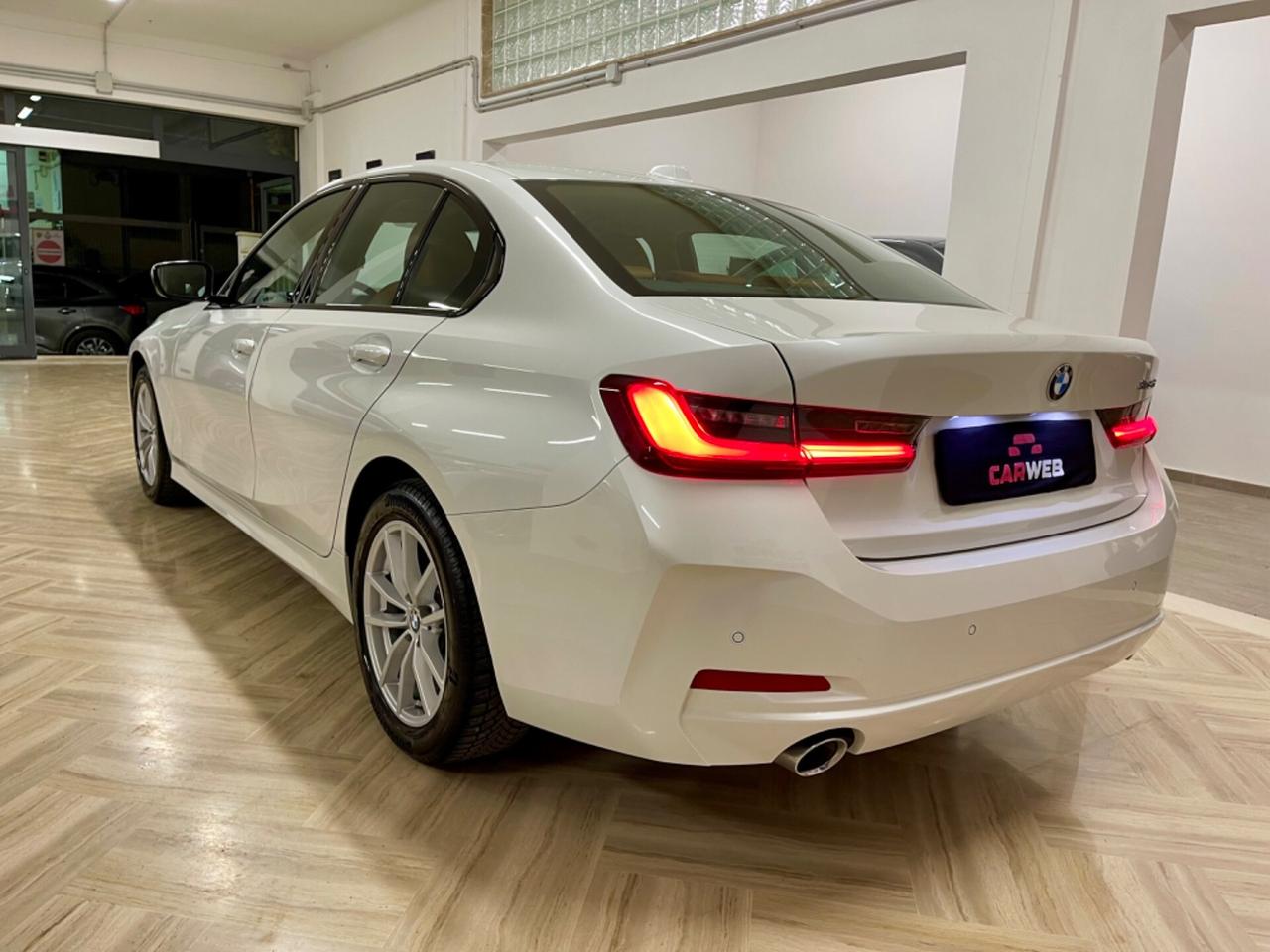 BMW serie 3 318D Sedan LUXURY 150cv 2023