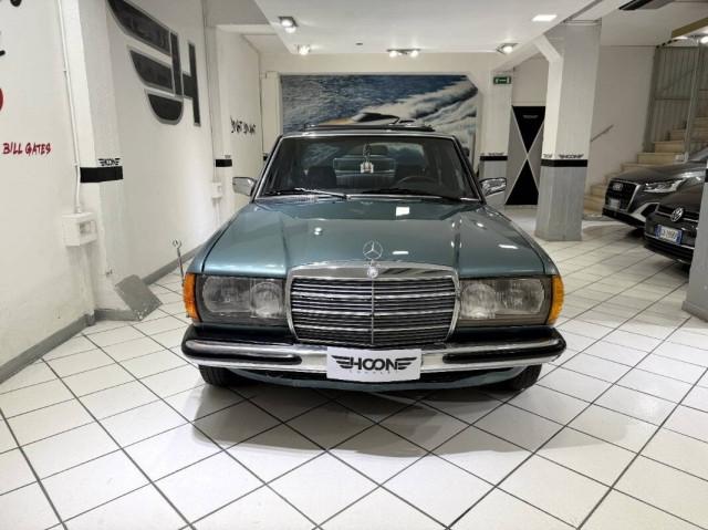 Mercedes Classe E - W123 Berlina 200