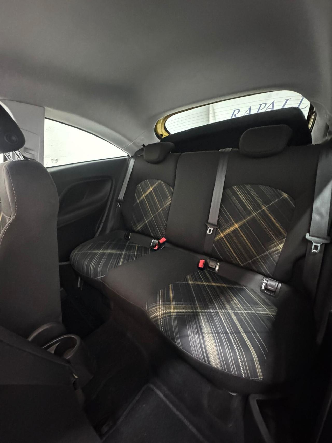 Opel Corsa 1.3 CDTI ecoFLEX 95CV Start&Stop Coupé b-Color