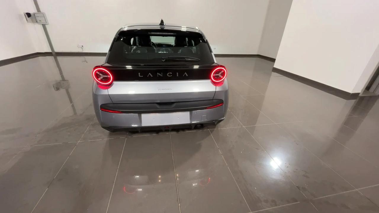 Lancia Ypsilon Hybrid e-DCT