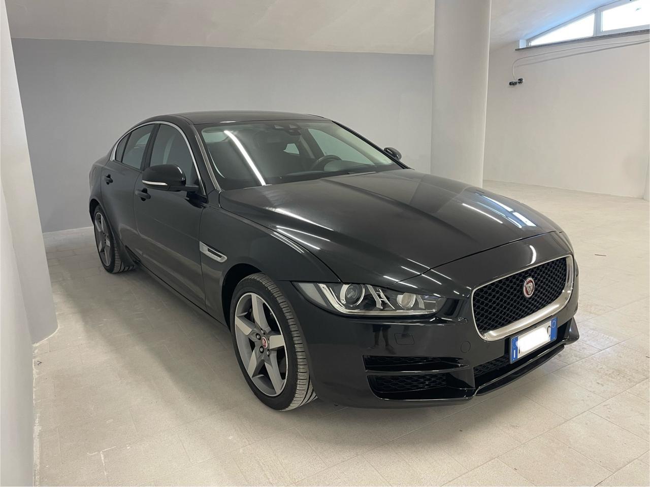 Jaguar XE 2.0 D Turbo 180 CV AWD aut. R-Sport km 104.000