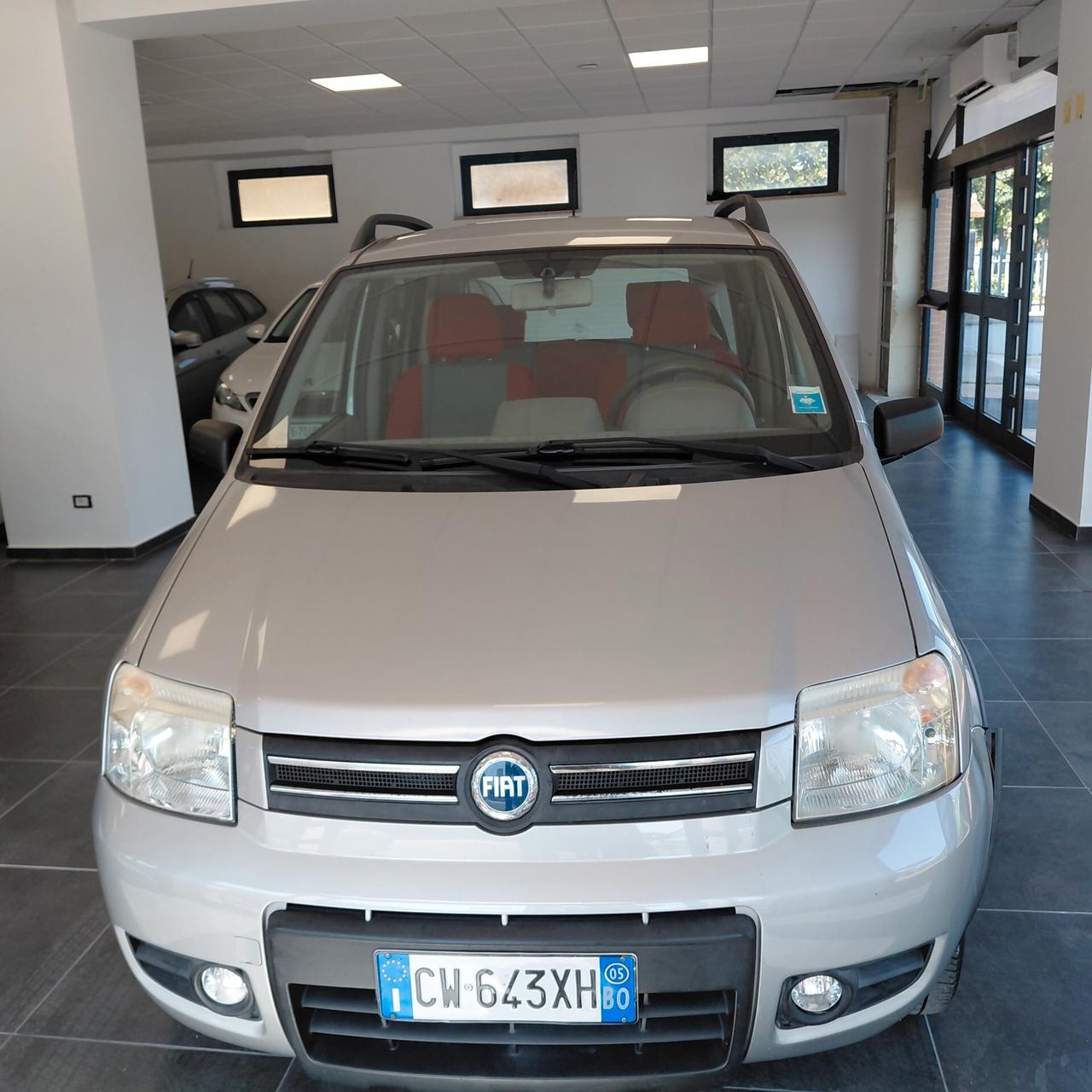 FIAT PANDA ANNO 2005 TRAZIONE 4X4 GANCIO TRAINO KM 182 MILA