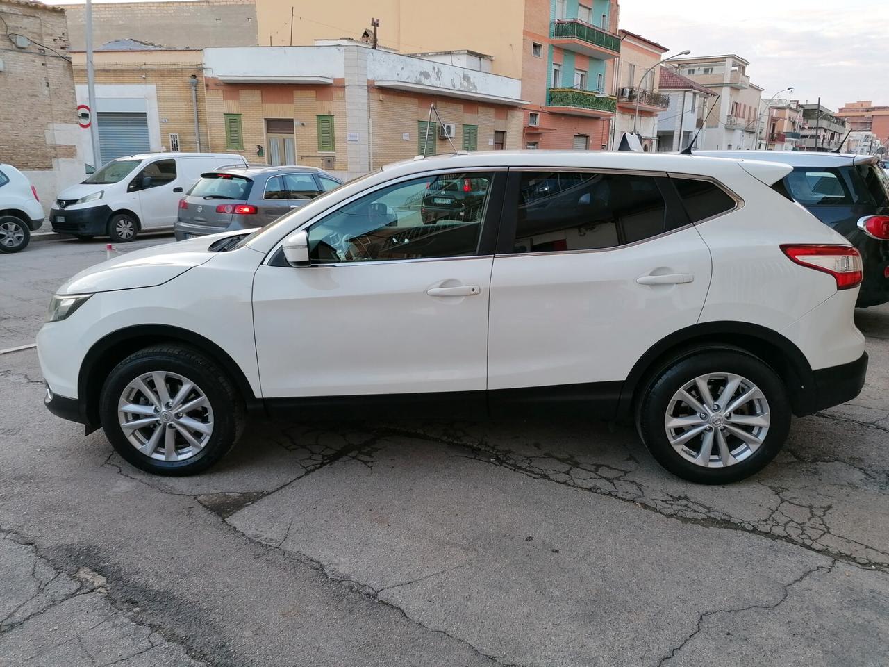 Nissan Qashqai 1.5 dCi DPF Tekna