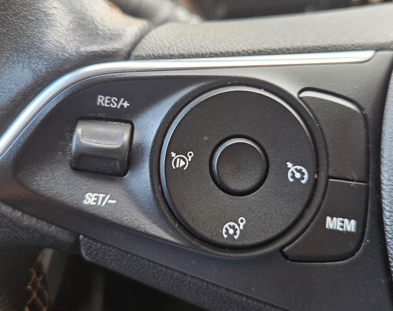 Opel Crossland X 1.5 ECOTEC D 102 CV FULL GARANZIA