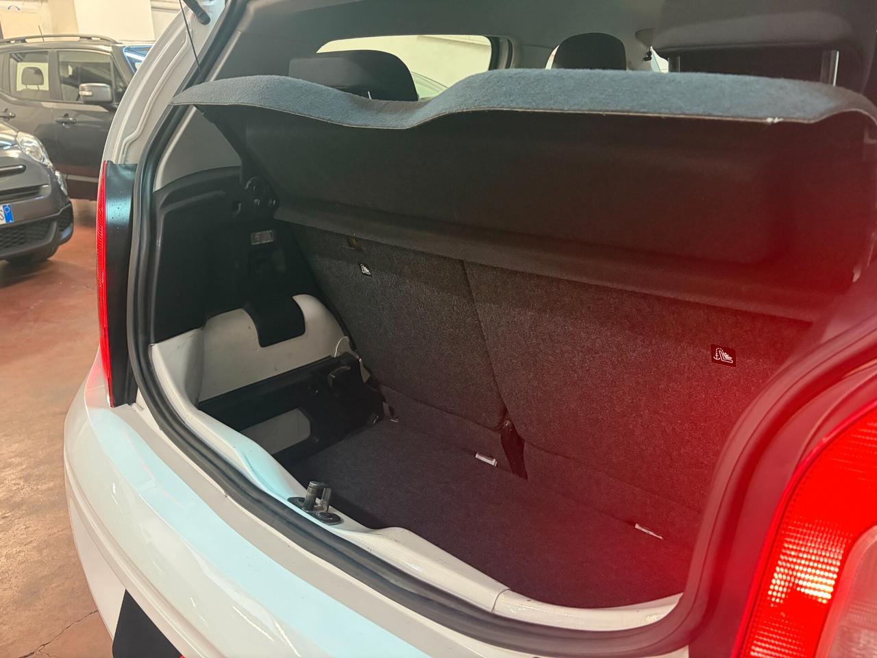 Volkswagen up! 1.0 5p. move