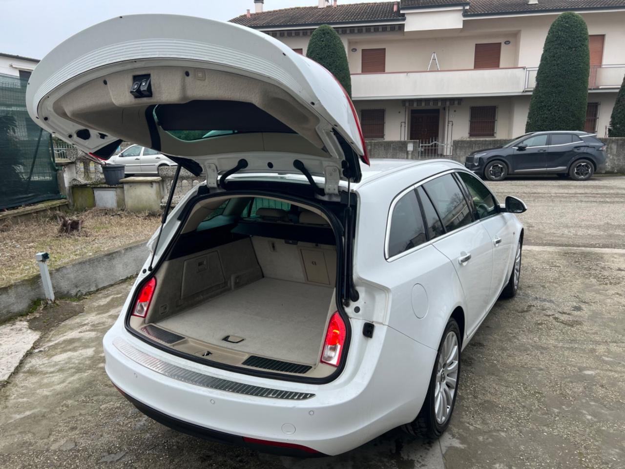 OPEL INSIGNIA AUTOMATICA DIESEL MODELLO SPORT FULL OPTIONAL