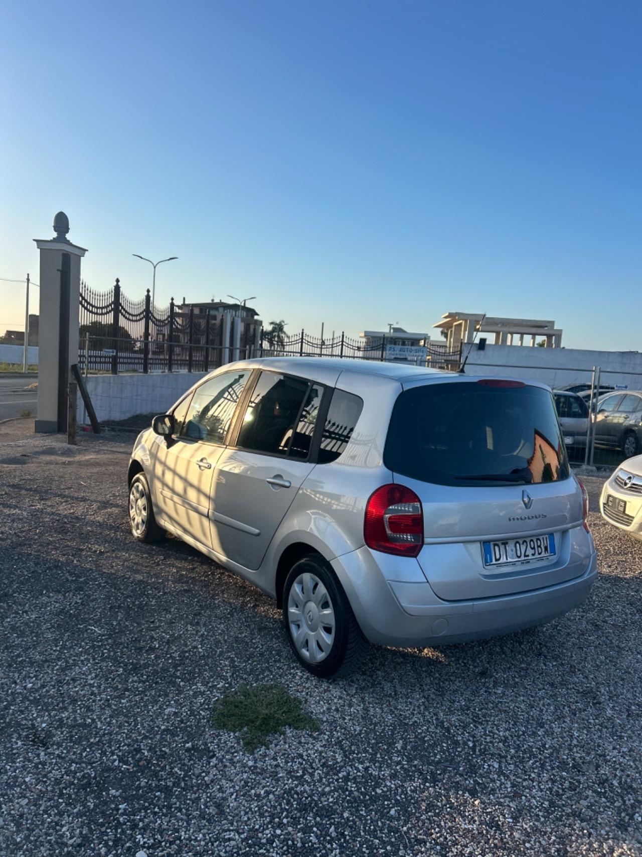 Renault Modus Grand 1.2 16V Dynamique