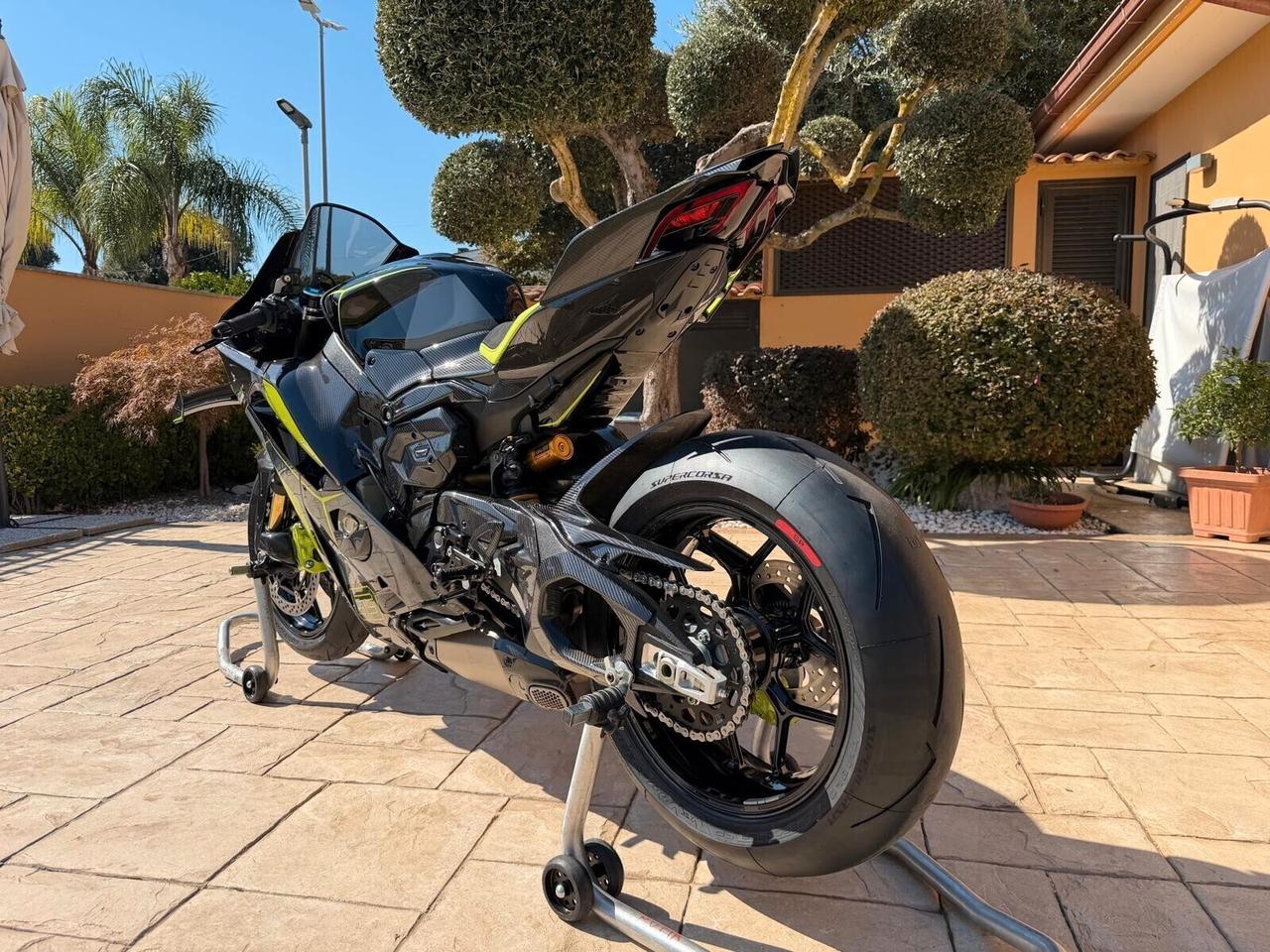 Ducati Panigale V4 Lamborghini 1 OF 630