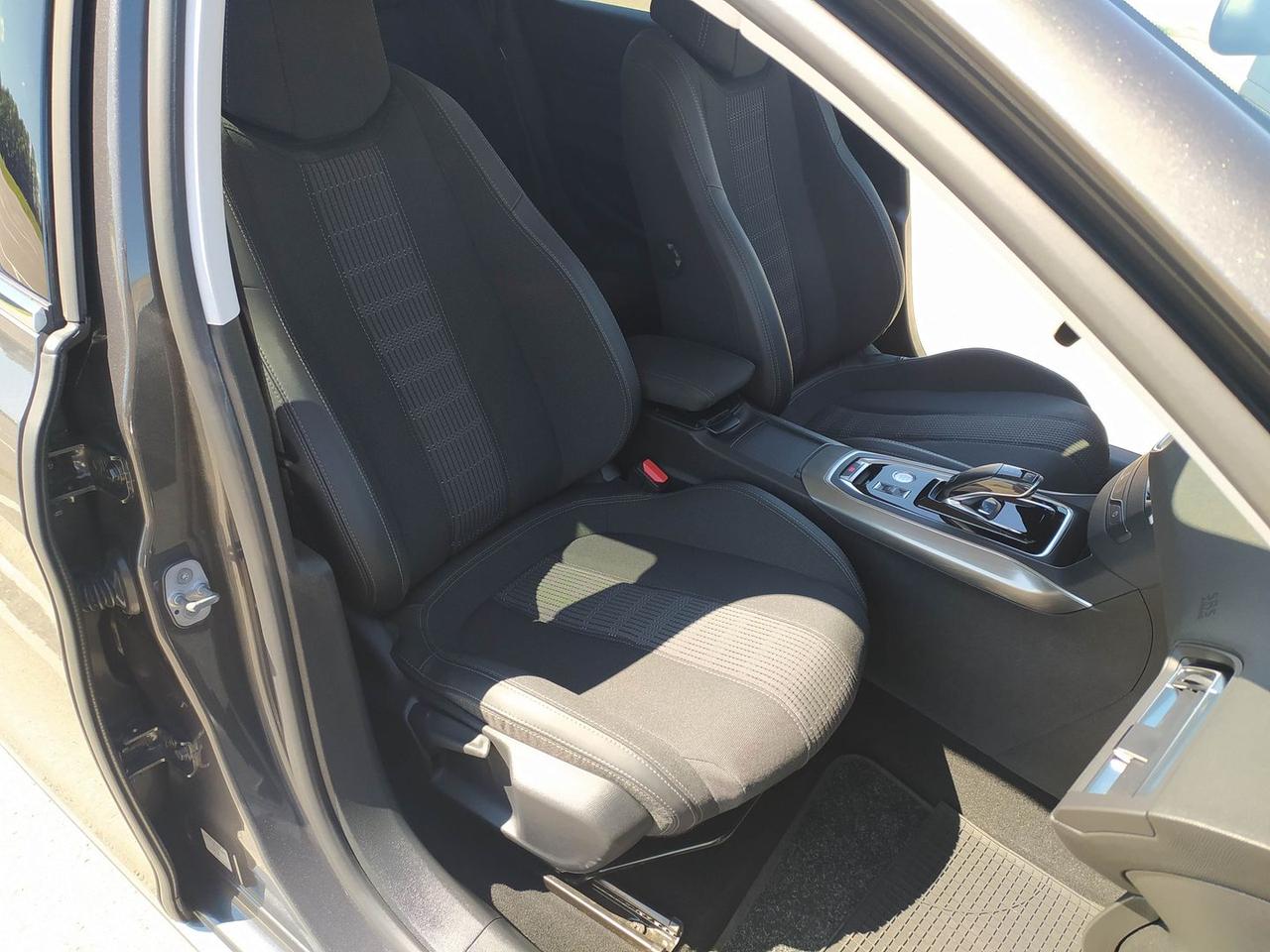 Peugeot 308 Tech Edition 1.5 Blue HDI 130 #6400