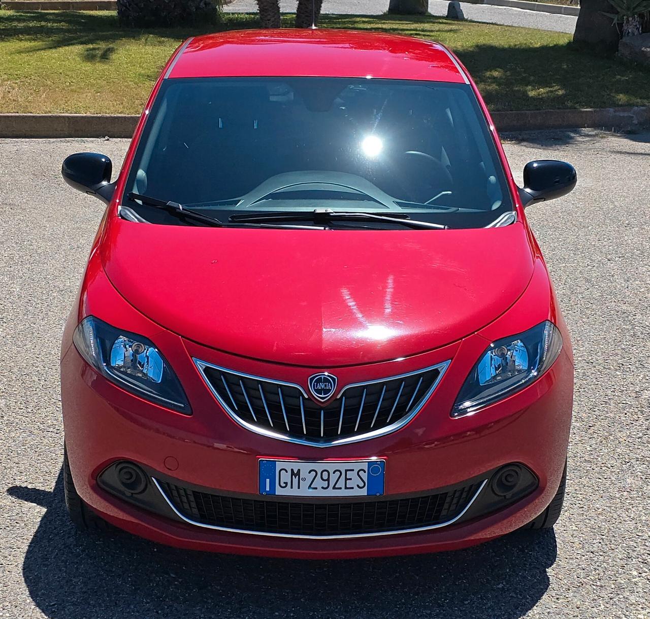 Lancia Ypsilon 1.0 FireFly 5 porte S&S Hybrid Ecochic Silver