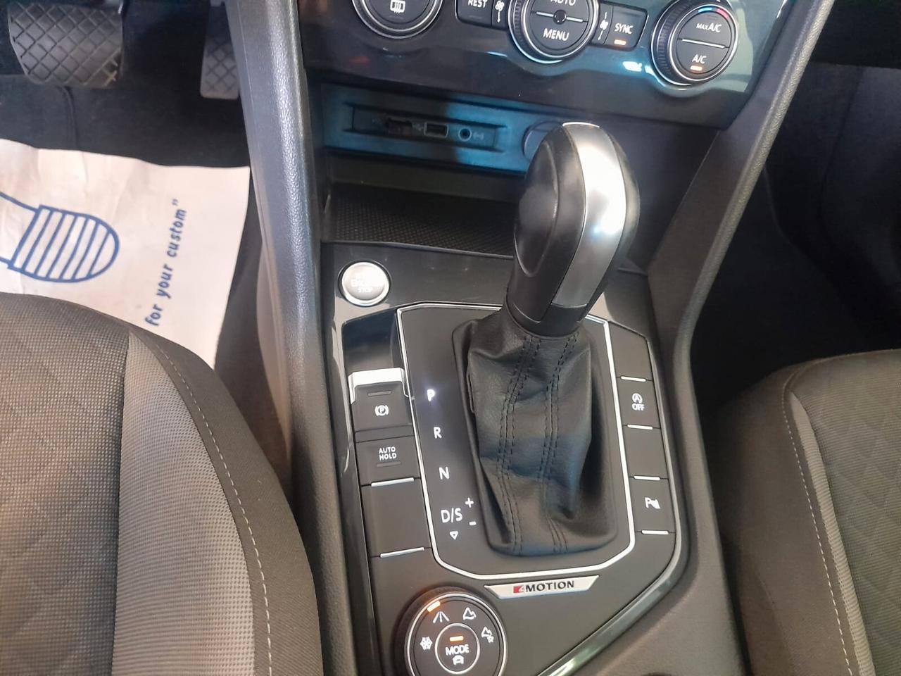 Volkswagen Tiguan 2.0 TDI SCR 4MOTION Sport R-Line
