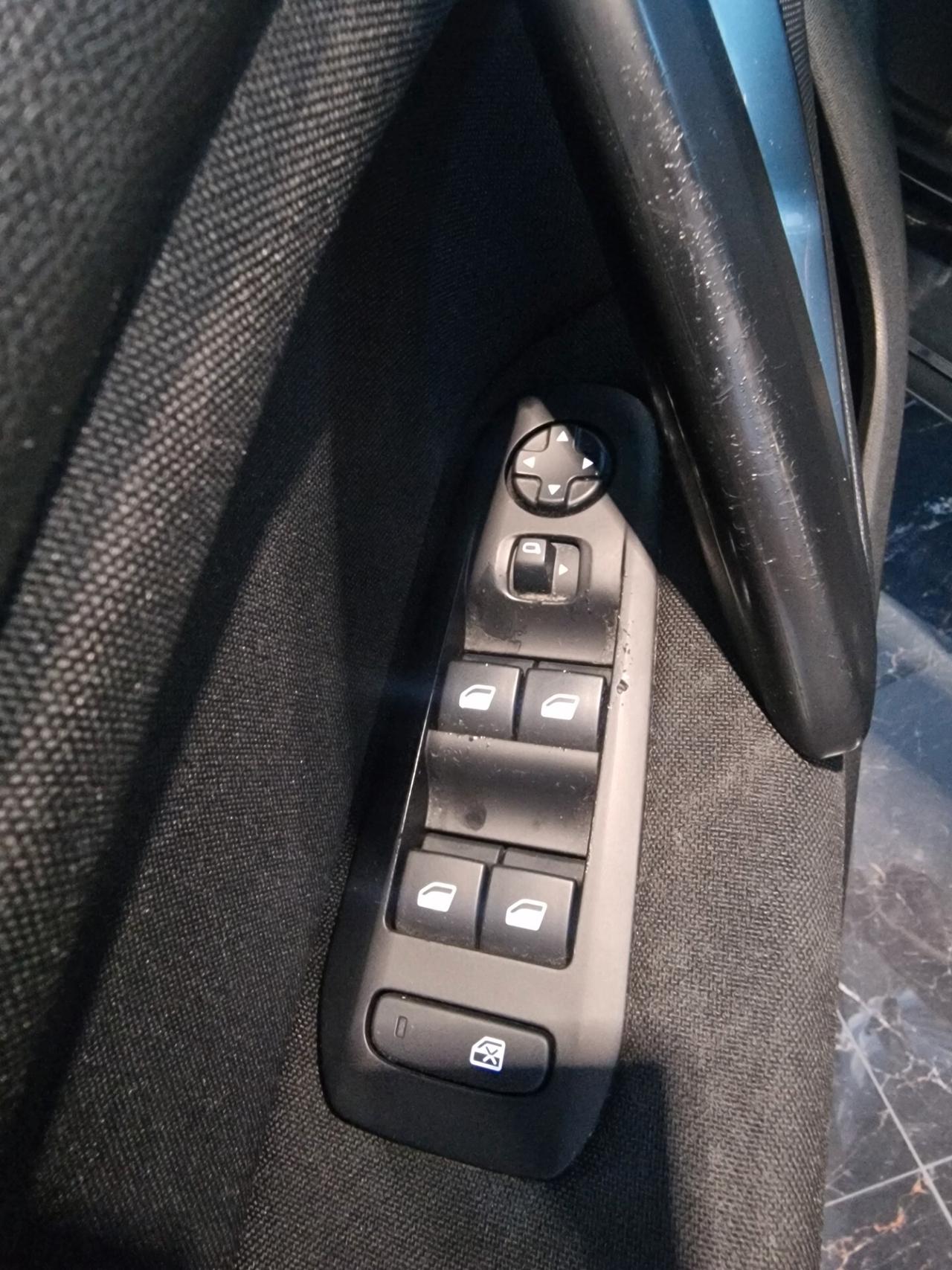 Peugeot 308 BlueHDi 100 S&S Business