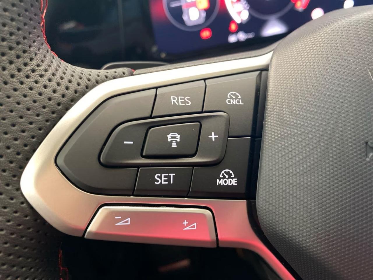 Volkswagen Golf GTI 2.0 TSI DSG 8.5