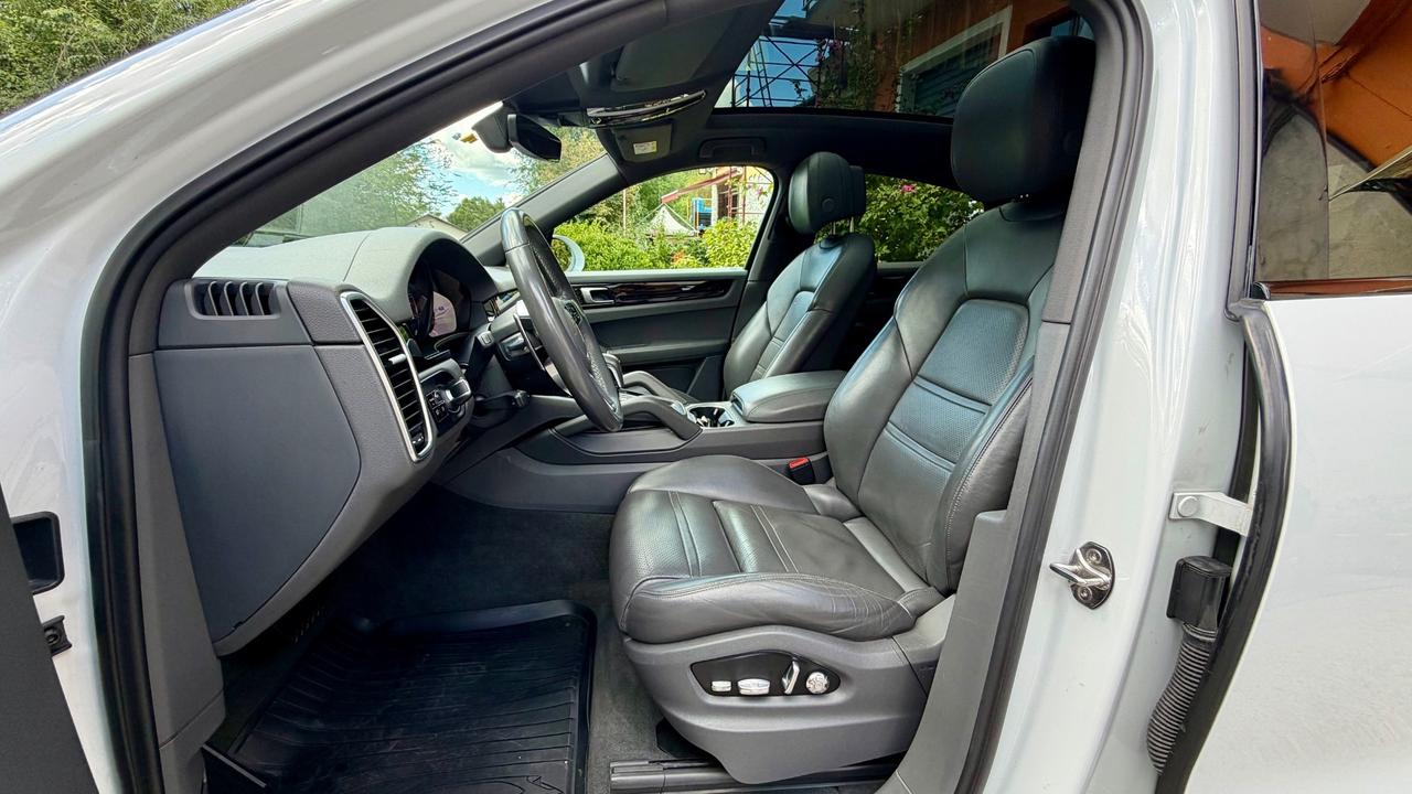 Porsche Cayenne Coupé 3.0 V6 E-Hybrid