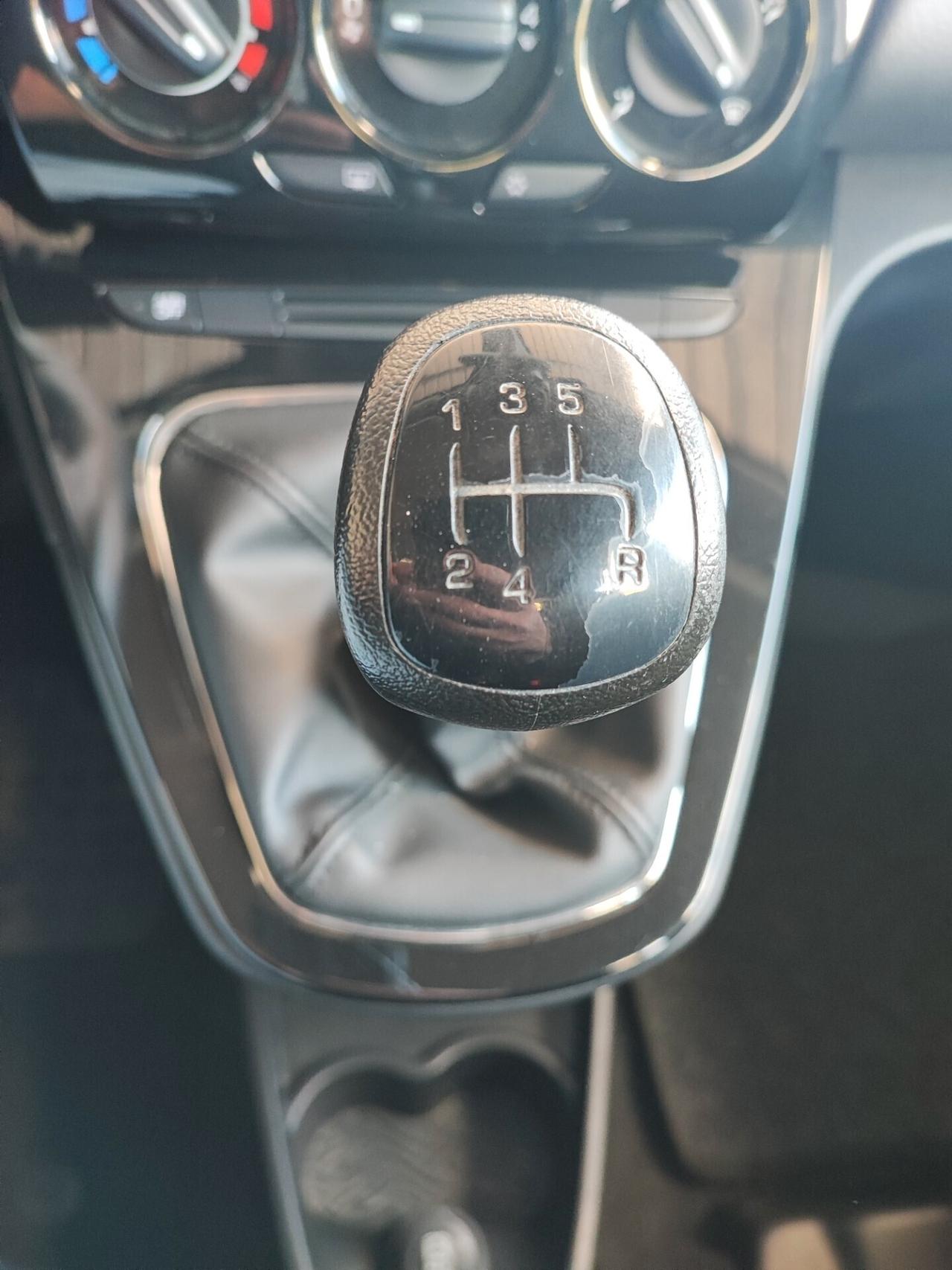 Lancia Ypsilon 1.2 69 CV Unyca