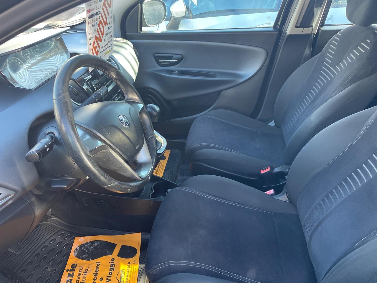 LANCIA YPSILON 1.3 DIESEL 95 (CV) 2011