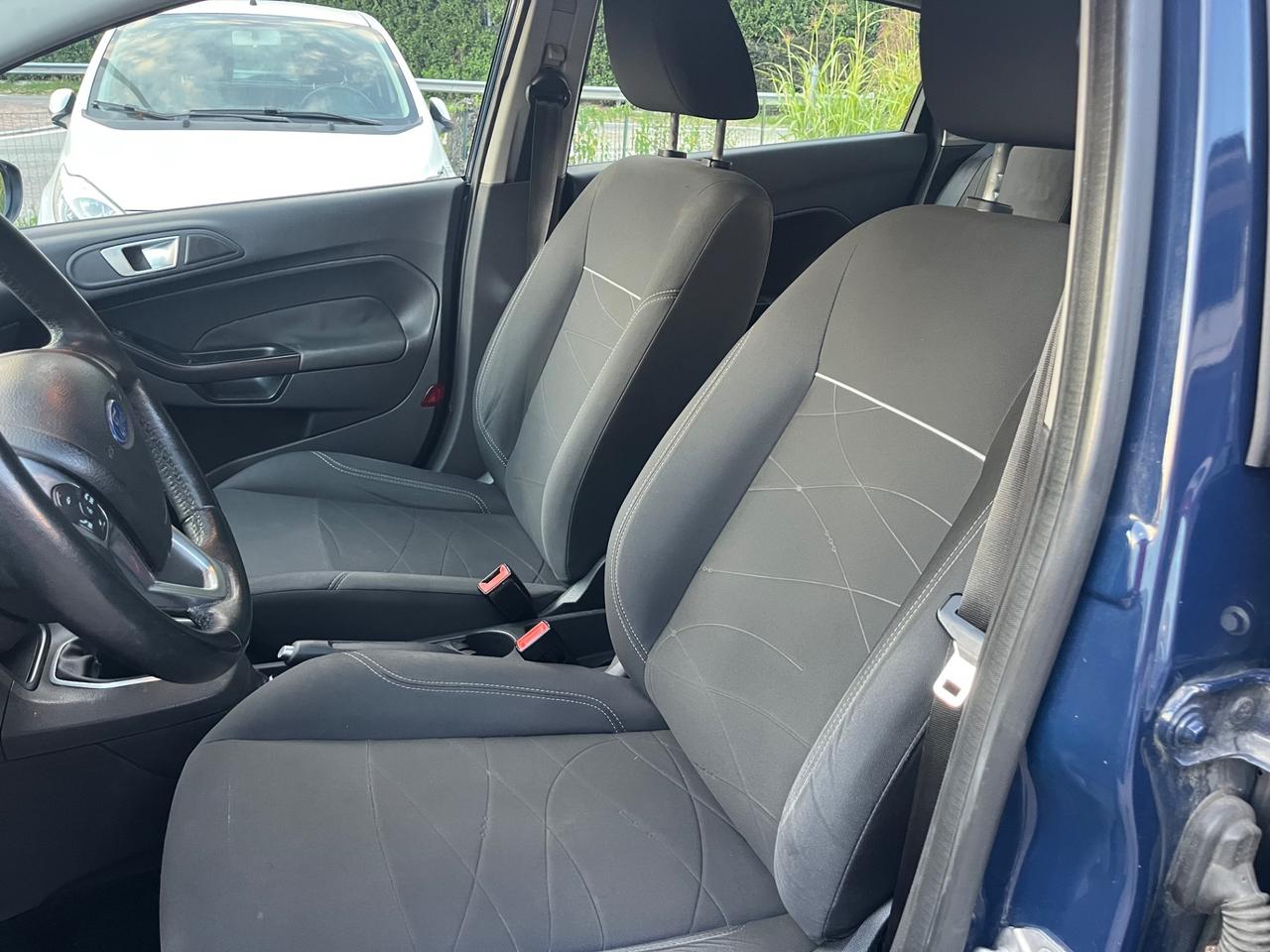 Ford Fiesta 1.5TDCI/75CV/neopatentato/Euro 5B con FAP/unico proprietario/5Porte e 5Posti