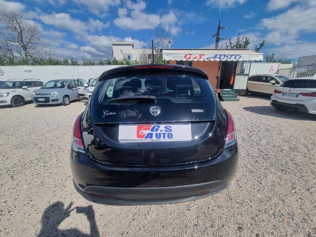 Lancia Ypsilon 1.0 FireFly 5 porte S&S Hybrid Ecochic Gold