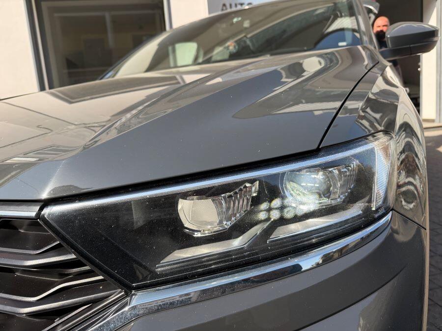 VOLKSWAGEN T ROC 2.0 TDI DSG RLINE CERTIFICAT NUOV
