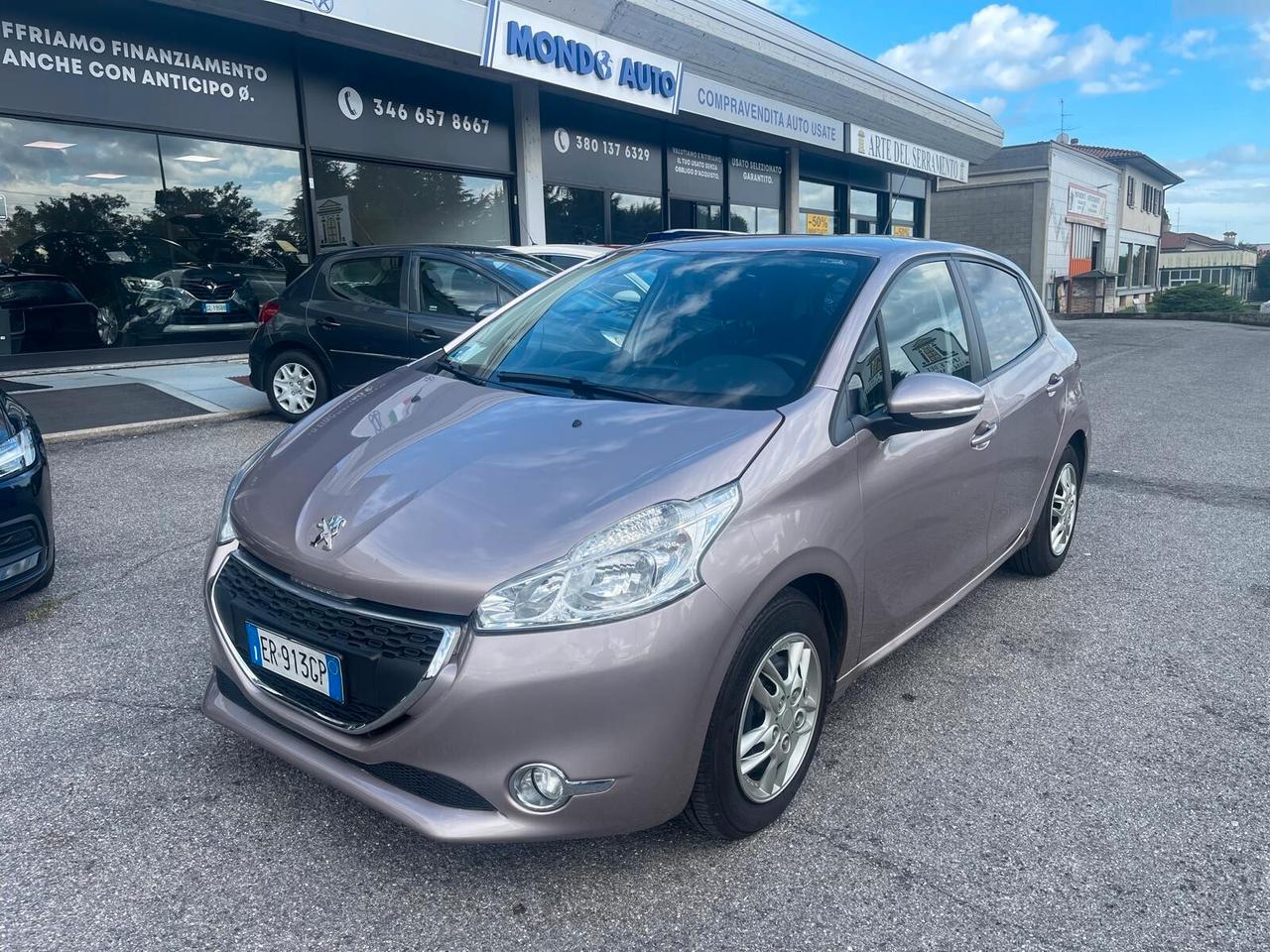 Peugeot 208 1.4 HDi 68 CV 5 porte Allure