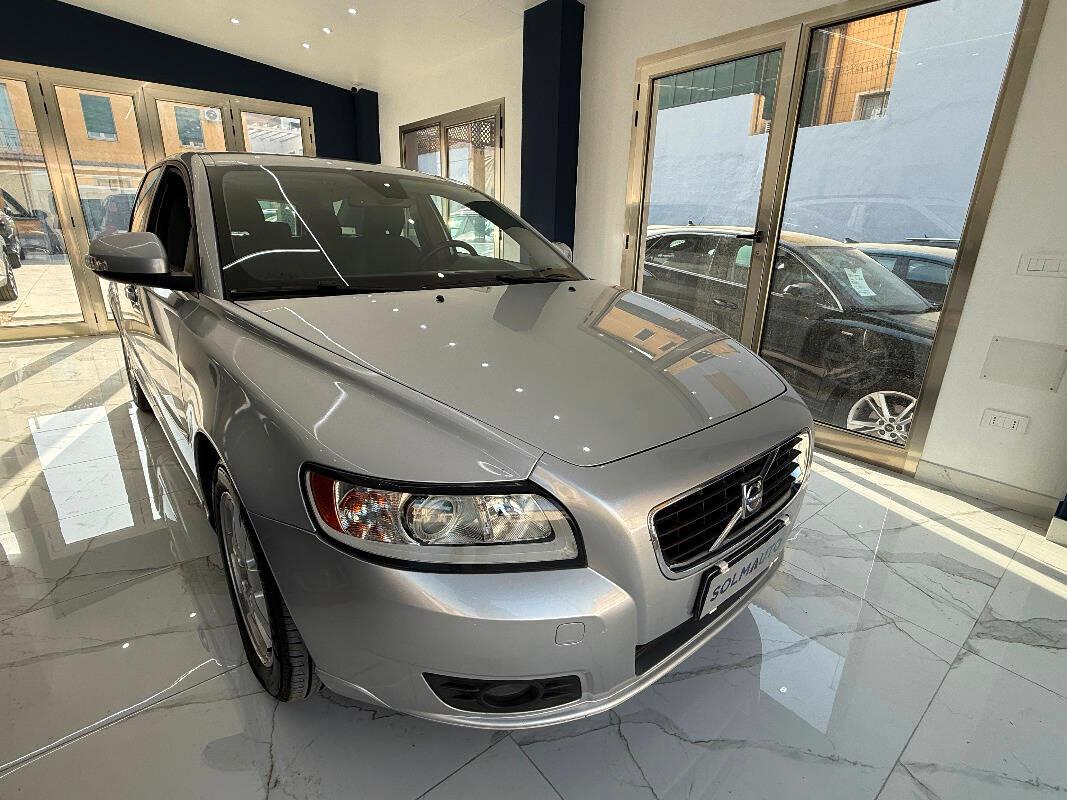 Volvo V50 VOLVO V50 2.0d Momentum powershift
