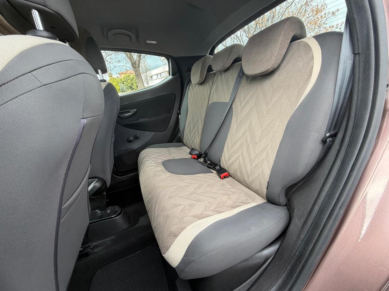 Lancia Ypsilon 1.2 69 CV 5 porte Gold