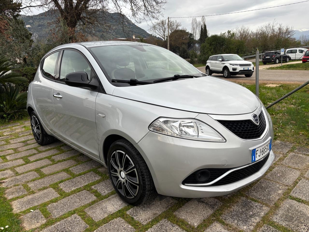 Lancia Ypsilon 1.2 69CV GPL Ecochic Gold-2017