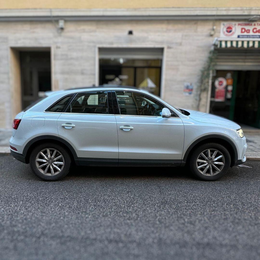 Audi Q3 2.0 TDI 150 CV **S-Tronic**