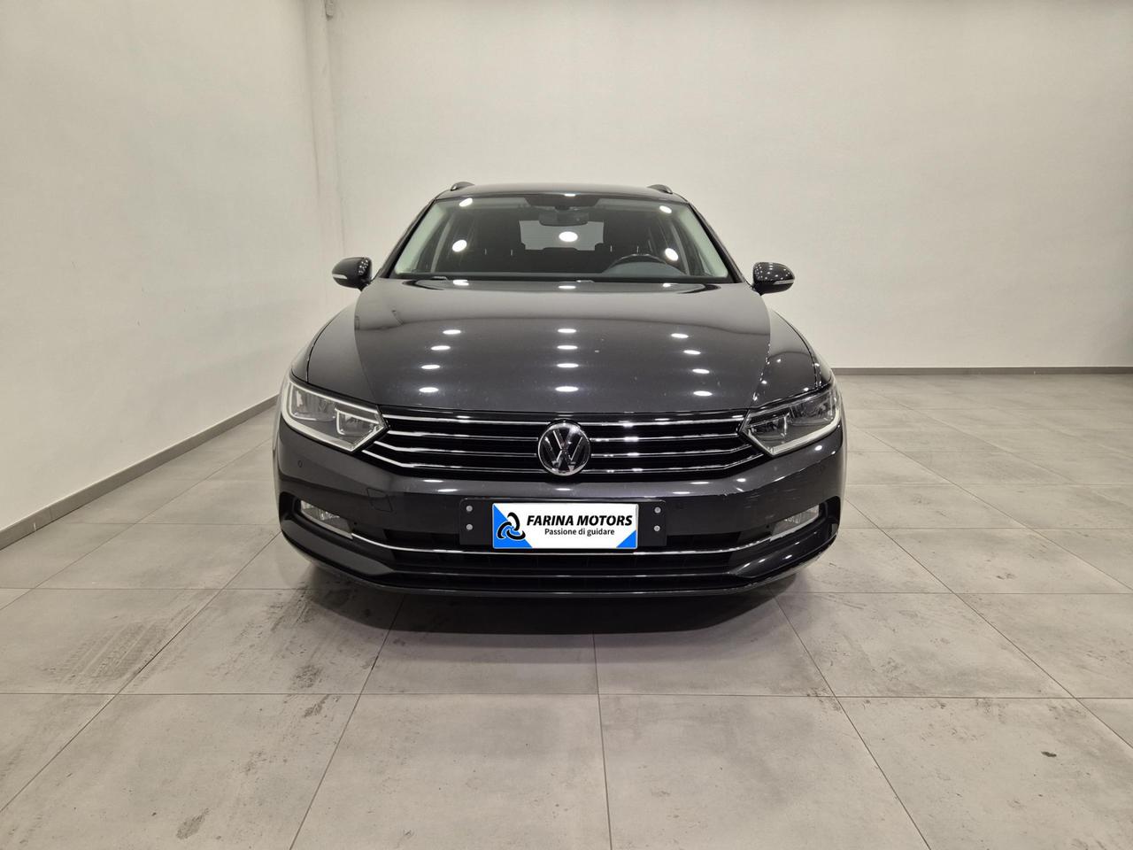 Volkswagen Passat Variant 1.6 TDI Trendline 120cv - Sens. Park. - Bluetooth