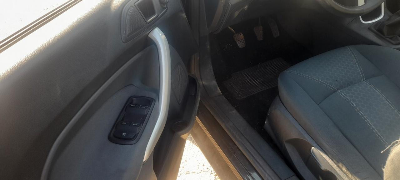 Ford Fiesta 1.2 82 CV 5 porte Titanium