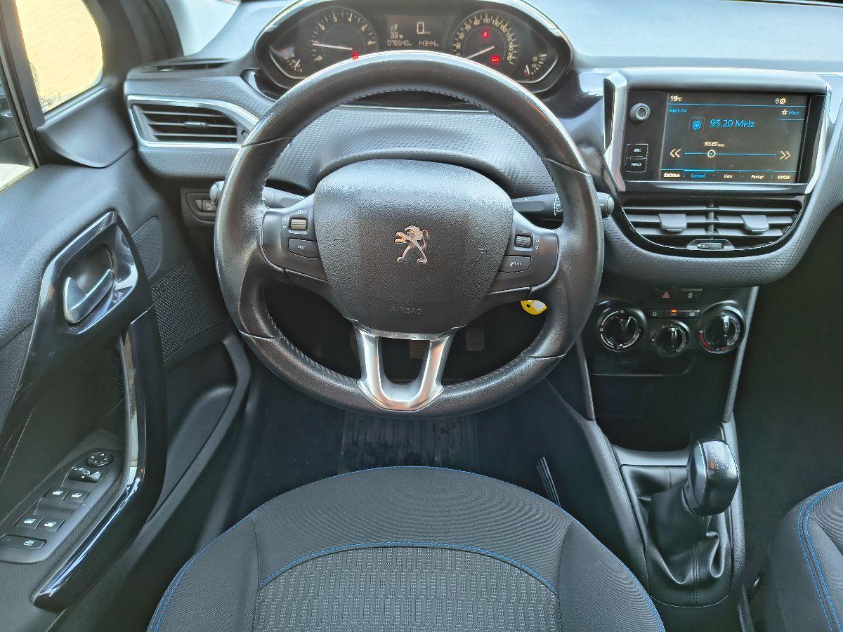 PEUGEOT - 208 - PureTech 82 5p. Touch