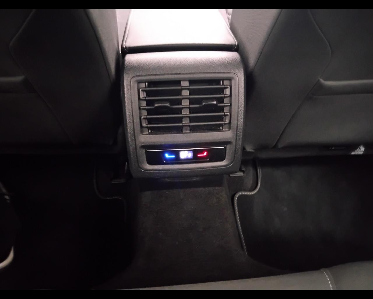 VOLKSWAGEN Golf VIII 2024 - Golf 2.0 tdi Life 115cv