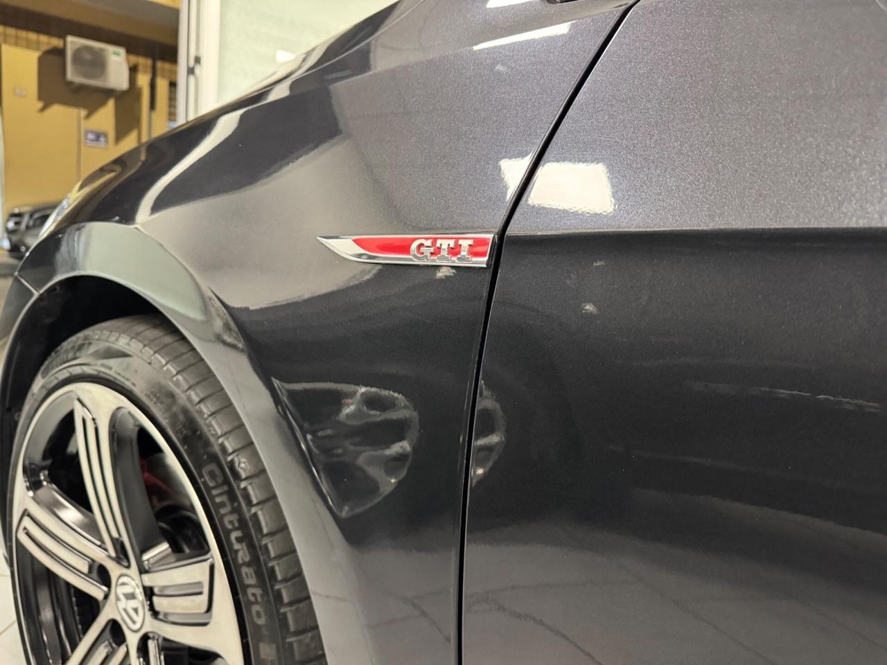 Volkswagen Golf GTI 2.0 TSI DSG TETTO