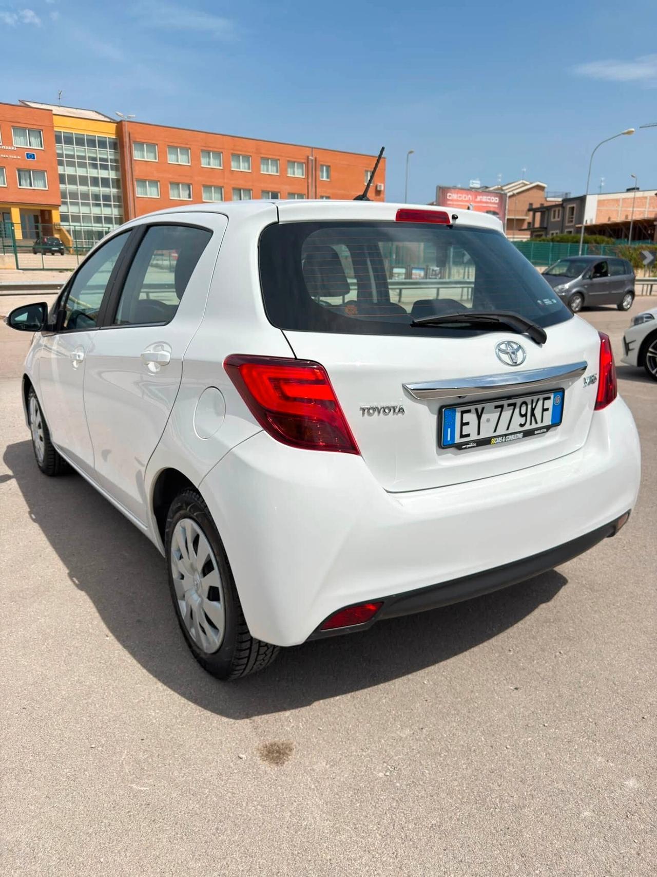 Toyota Yaris 1.0 5 porte Lounge