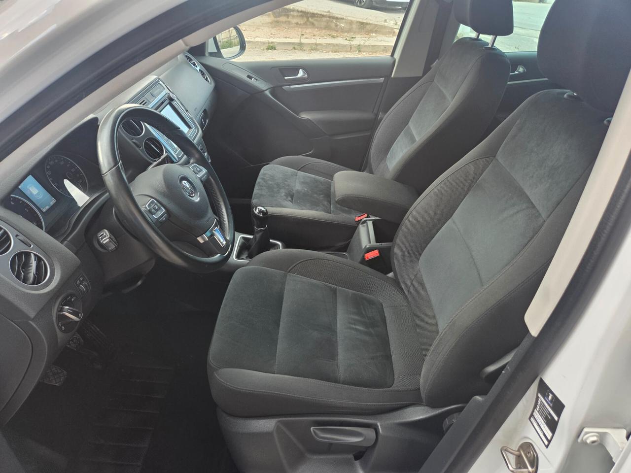 VW TIGUAN 2.0 TDI ANNO 2015 NAVI PARK ASSIST KMCERTIF